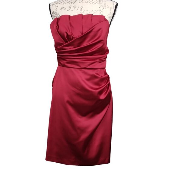 David's Bridal | Apple Red Stretch Satin Dress Crumb Catcher Detail | Size 10 - Picture 3 of 10